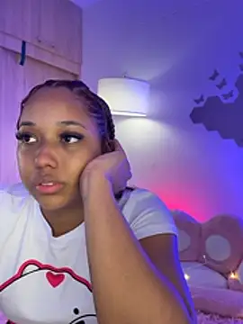 Snapshot of _Zahara_ chatting on 02/21/26, 12:23 Zahara online show from 02/21/26, 12:23