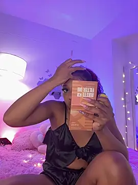 Snapshot of _Zahara_ chatting on 04/08/26, 11:06 Zahara online show from 04/08/26, 11:06