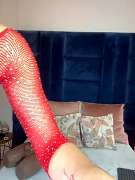 Snapshot of NikkyyRed chatting on 11/30/25, 03:29 NikkyyRed online show from 11/30/25, 03:29