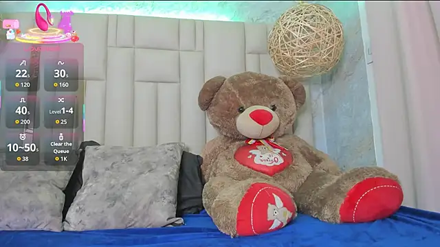 Snapshot of NikkyyRed chatting on 09/13/25, 12:54 NikkyyRed online show from 09/13/25, 12:54