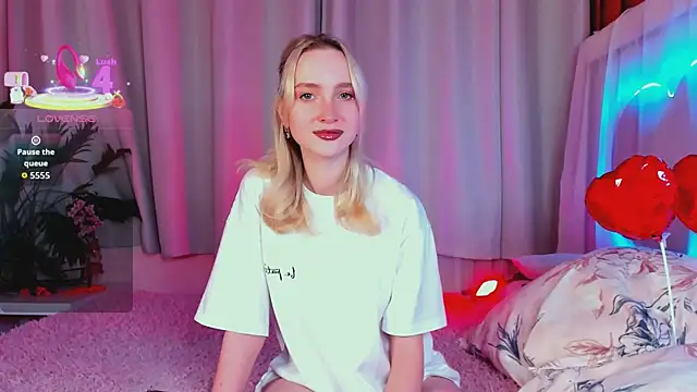 Snapshot of EllaBloom chatting on 02/22/26, 02:08 EllaBloom online show from 02/22/26, 02:08