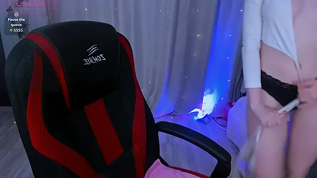 EllaBloom online show from 09/17/25, 02:30