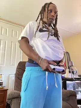 Snapshot of BigWayneDC chatting on 04/15/26, 07:58 BigWayneDC online show from 04/15/26, 07:58