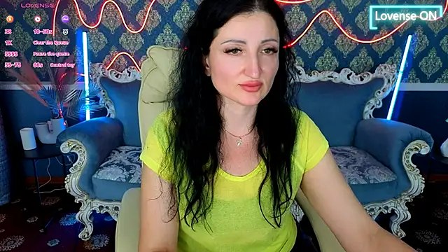 MissRossi online show from 11/17/25, 01:37