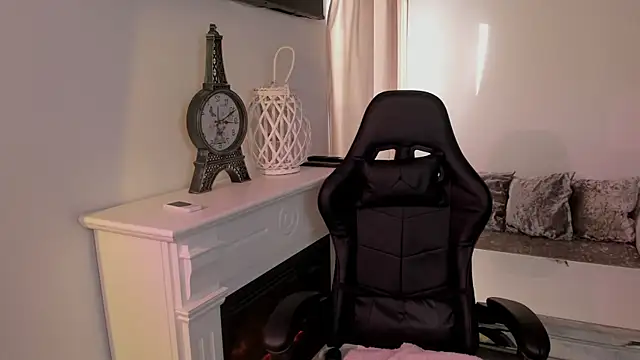 Snapshot of EvaBllake chatting on 11/14/25, 06:28 EvaBllake online show from 11/14/25, 06:28