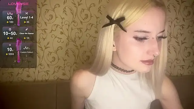 kittywithu online show from 10/21/25, 05:23