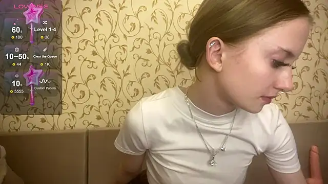 kittywithu online show from 09/17/25, 04:53