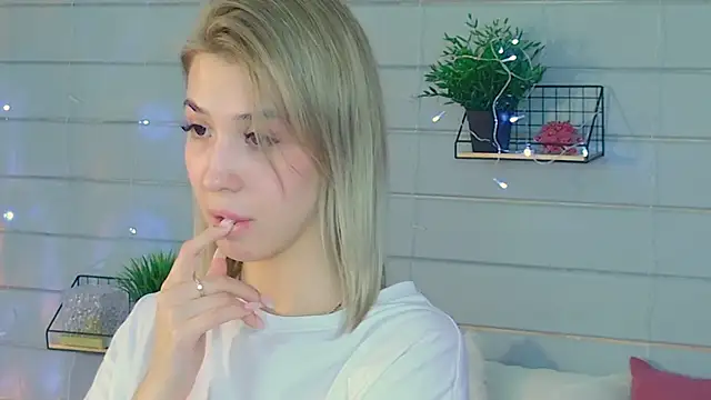 Bella svon online show from 05/14/26, 03:31