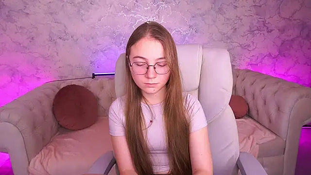 Snapshot of ArrinaWairr chatting on 12/18/25, 09:03 ArrinaWairr online show from 12/18/25, 09:03