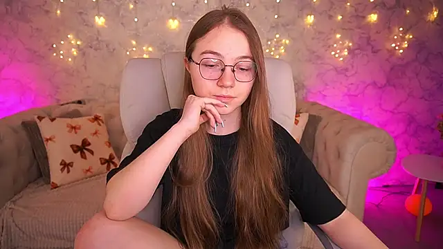 ArrinaWairr online show from 03/23/26, 07:41