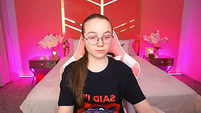 Snapshot of ArrinaWairr chatting on 12/16/25, 09:13 ArrinaWairr online show from 12/16/25, 09:13