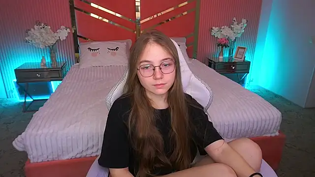 Snapshot of ArrinaWairr chatting on 11/17/25, 08:29 ArrinaWairr online show from 11/17/25, 08:29