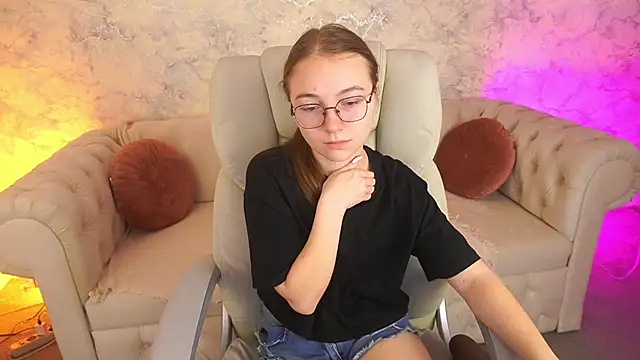 Snapshot of ArrinaWairr chatting on 11/04/25, 08:40 ArrinaWairr online show from 11/04/25, 08:40