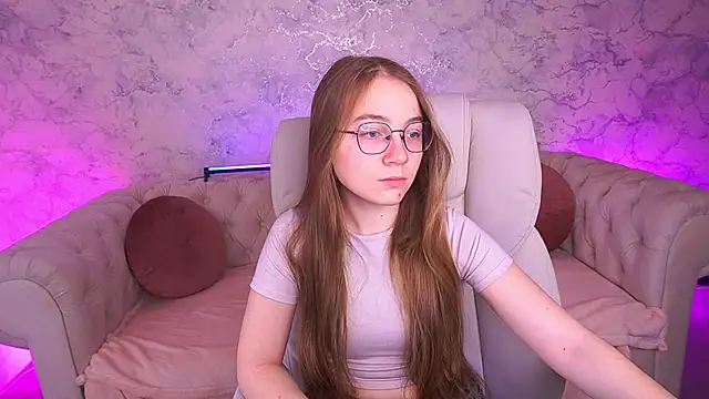 ArrinaWairr online show from 12/19/25, 08:49