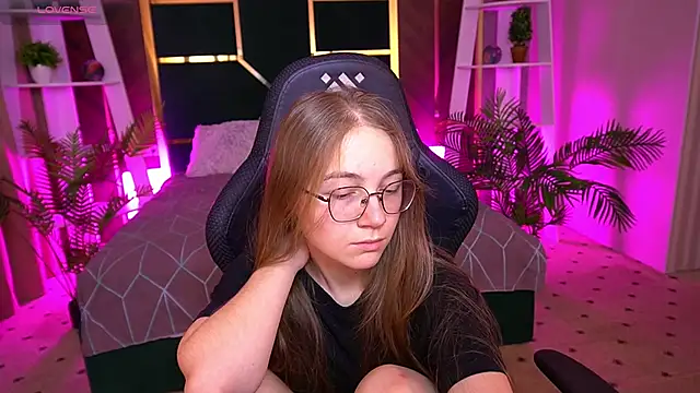 Snapshot of ArrinaWairr chatting on 11/11/25, 09:15 ArrinaWairr online show from 11/11/25, 09:15