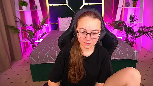 Snapshot of ArrinaWairr chatting on 11/05/25, 09:01 ArrinaWairr online show from 11/05/25, 09:01