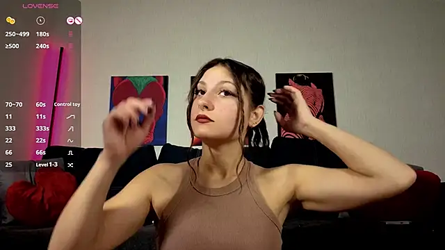 TrixiBell online show from 09/17/25, 04:14