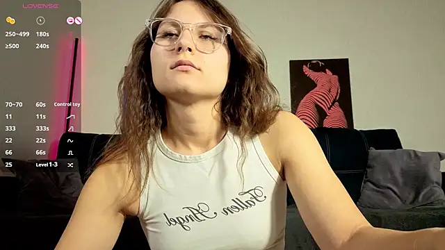 TrixiBell online show from 10/02/25, 04:27