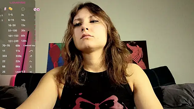 TrixiBell online show from 11/19/25, 04:56