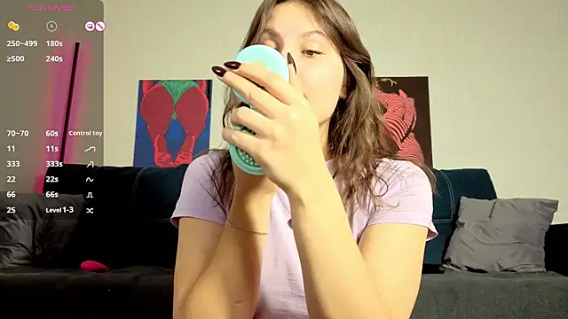 TrixiBell online show from 12/20/25, 04:37