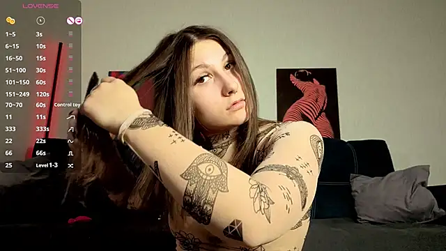 TrixiBell online show from 02/10/26, 04:44