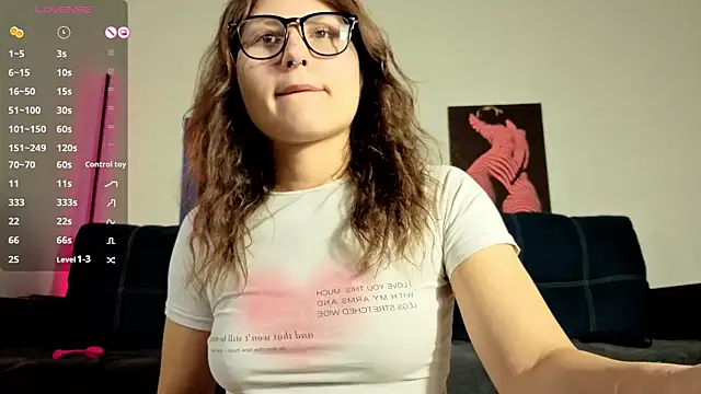 TrixiBell online show from 10/22/25, 04:45