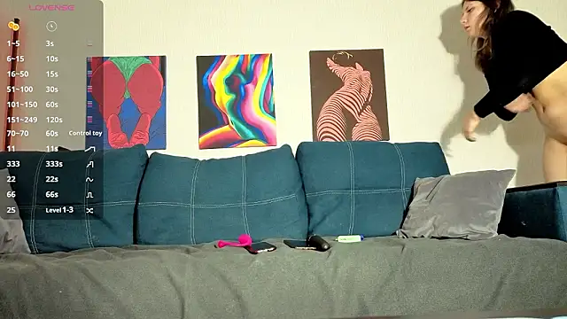 TrixiBell online show from 02/13/26, 05:07