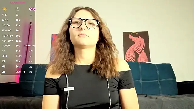 TrixiBell online show from 10/23/25, 04:33