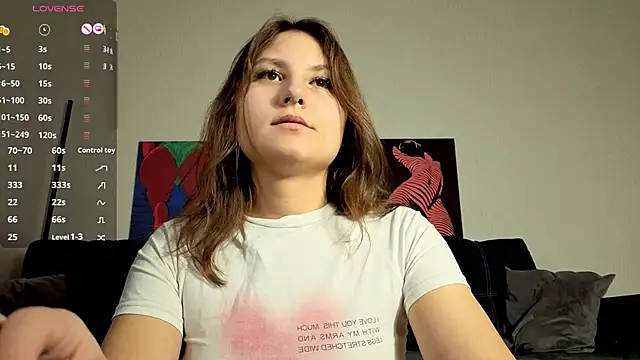 TrixiBell online show from 11/29/25, 04:23