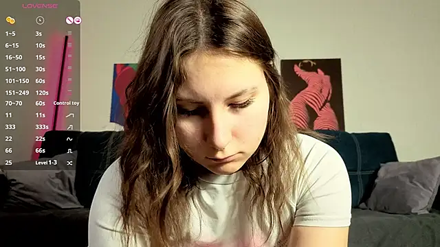 TrixiBell online show from 03/17/26, 04:48