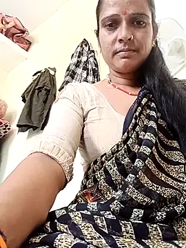 Cutreet online show from 09/15/25, 05:19