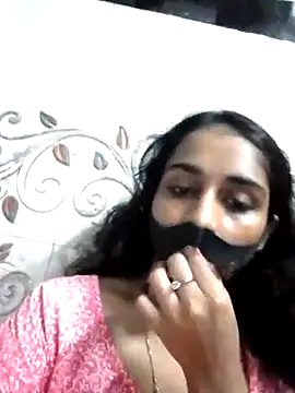 Snapshot of Zoya_G chatting on 10/01/25, 10:30 Zoya G online show from 10/01/25, 10:30