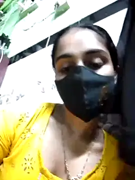 Snapshot of Zoya_G chatting on 10/13/25, 09:05 Zoya G online show from 10/13/25, 09:05