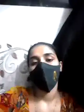 Snapshot of Zoya_G chatting on 10/15/25, 09:12 Zoya G online show from 10/15/25, 09:12