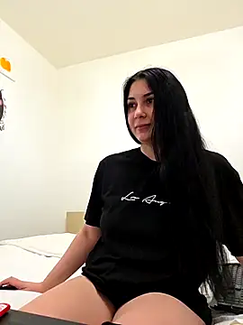 Snapshot of SaraViss20 chatting on 01/18/26, 07:34 SaraViss20 online show from 01/18/26, 07:34