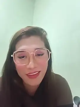 Snapshot of precious_RoseDoll chatting on 10/15/25, 04:22 precious RoseDoll online show from 10/15/25, 04:22