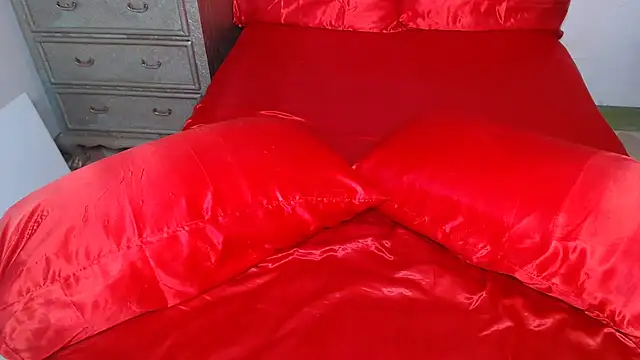 Ambra  online show from 10/26/25, 02:50