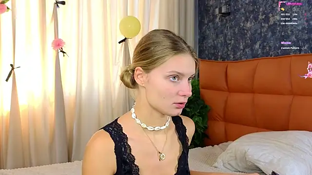 Snapshot of SoftBliss chatting on 09/15/25, 06:36 SoftBliss online show from 09/15/25, 06:36