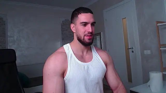 Snapshot of IvanHydee chatting on 10/22/25, 04:45 IvanHydee online show from 10/22/25, 04:45