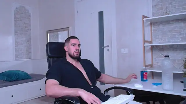 Snapshot of IvanHydee chatting on 09/12/25, 04:45 IvanHydee online show from 09/12/25, 04:45