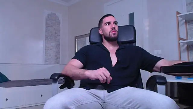 Snapshot of IvanHydee chatting on 09/21/25, 04:50 IvanHydee online show from 09/21/25, 04:50