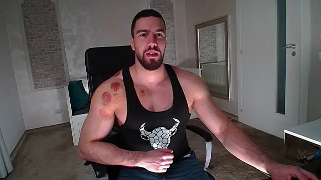 IvanHydee online show from 03/08/26, 05:44
