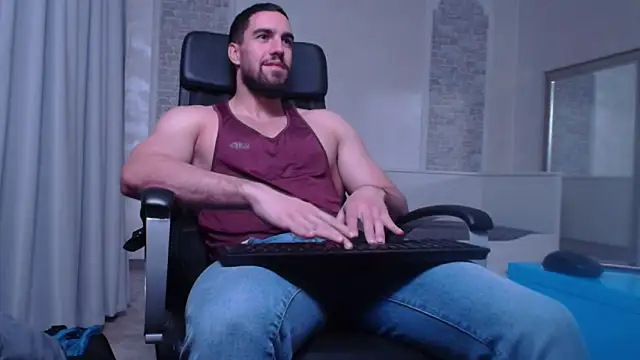 Snapshot of IvanHydee chatting on 10/06/25, 04:46 IvanHydee online show from 10/06/25, 04:46