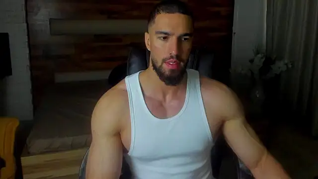 Snapshot of IvanHydee chatting on 06/17/26, 04:23 IvanHydee online show from 06/17/26, 04:23