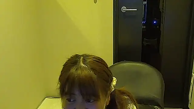 Snapshot of SAKI_saki_01 chatting on 10/21/25, 10:03 SAKI saki 01 online show from 10/21/25, 10:03