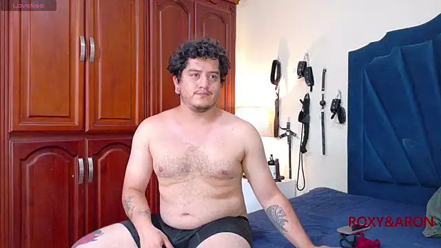 RoxyandAron2 online show from 05/11/26, 04:15