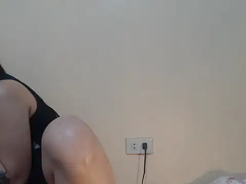 UrKitty lover18 online show from 10/30/25, 10:39