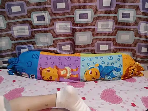 UrKitty lover18 online show from 04/18/26, 02:08