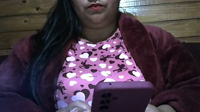 Snapshot of MARRENTINHA34 chatting on 06/17/26, 02:27 MARRENTINHA34 online show from 06/17/26, 02:27