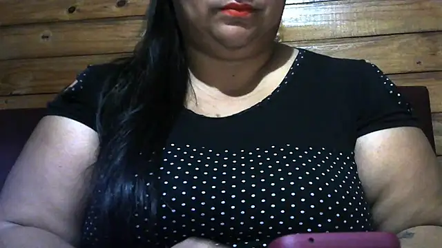 Snapshot of MARRENTINHA34 chatting on 07/19/26, 01:52 MARRENTINHA34 online show from 07/19/26, 01:52